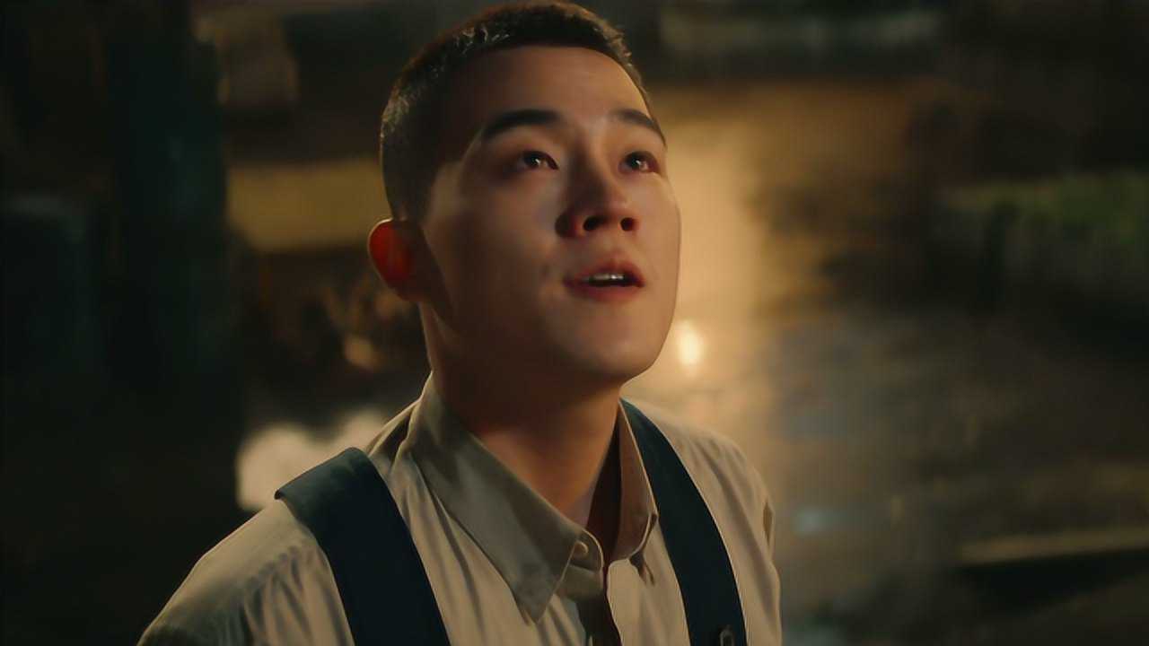 我和我的祖国:欧豪站在屋顶上大喊这段,看哭无数观众,太经典了