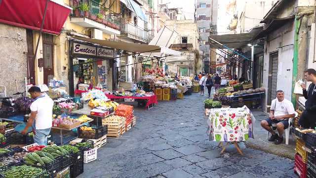 意大利  那不勒斯  集市徒步之旅