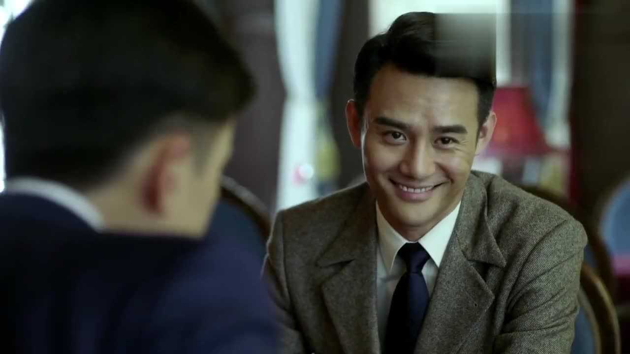 伪装者阿诚故意透露消息给明台约见陈炳明台假装无意的打听