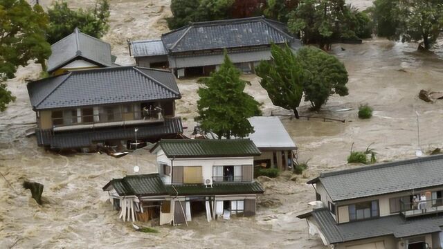 17级“台风王”海贝斯有多强?日本20万人逃难,吹飞1221.7亿日元