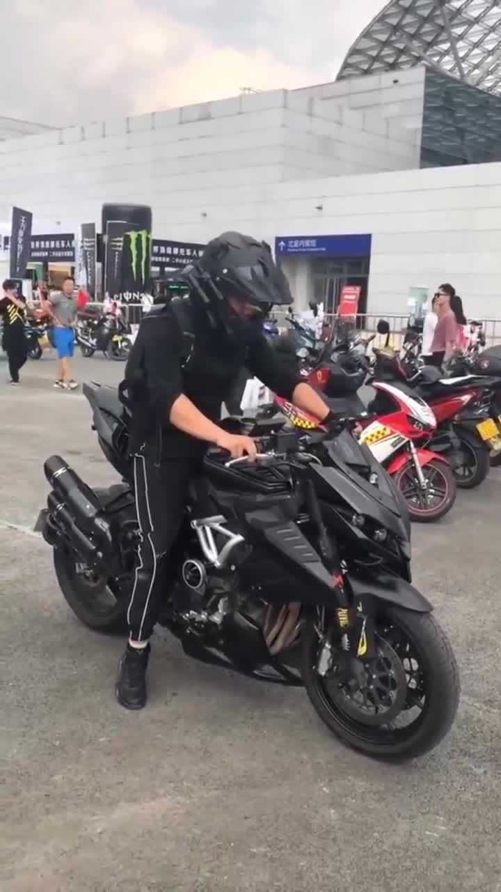 一个机车梦,摩博会偶遇最帅黄龙600踏雪麒麟