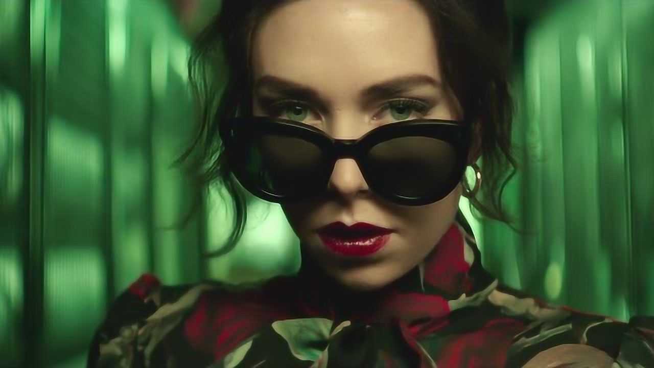 白寡妇这一身装扮看服了多少人,是个男人都顶不住!