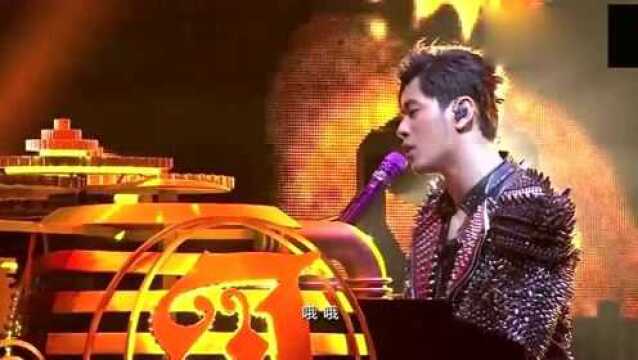 周杰伦现场演唱歌曲《稻香》,当熟悉的旋律再次响起,粉丝瞬间沸腾了!