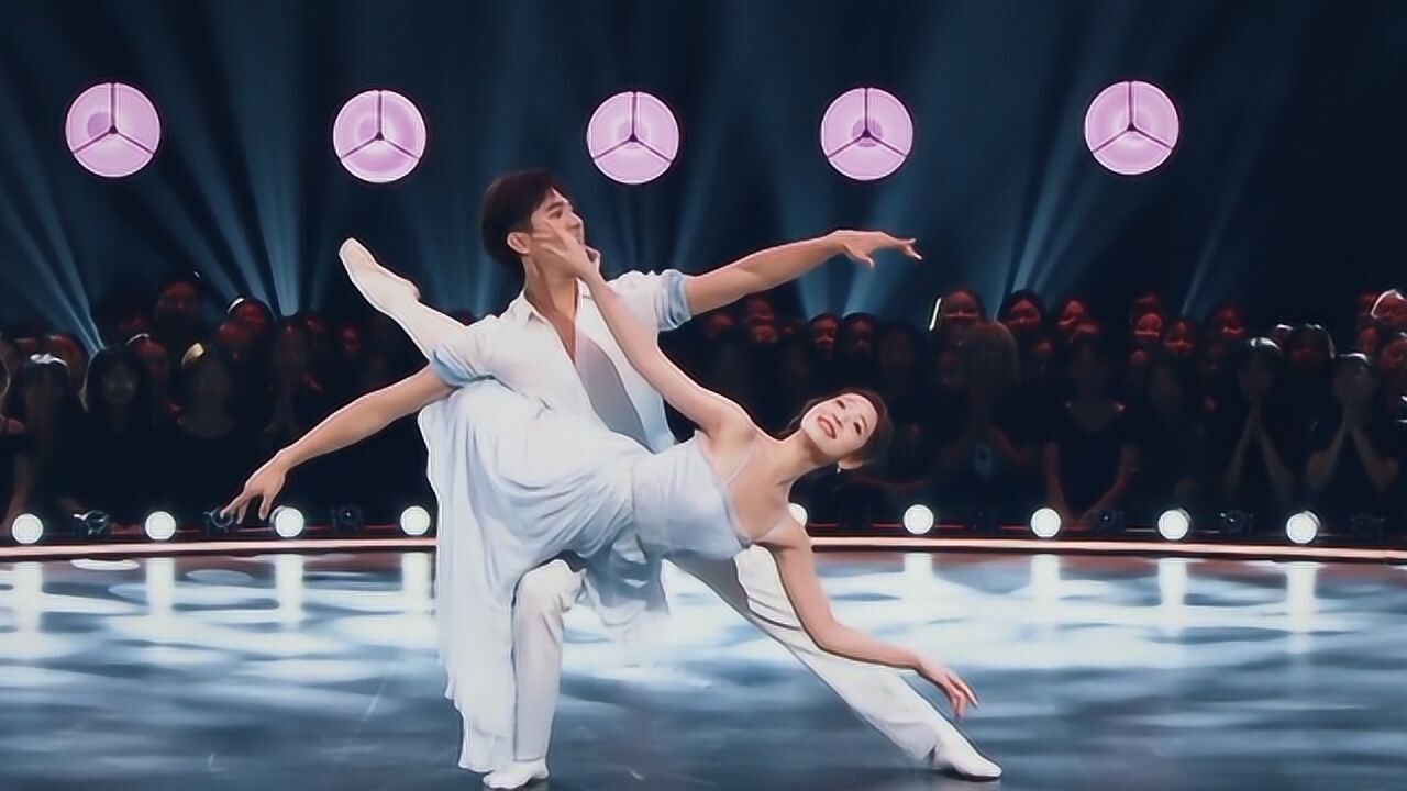 舞蹈风暴常斯诺和李偲旖一起跳跳的双人舞非常优雅