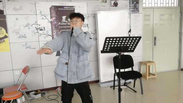 旋律很上头!理工男写rap表白学校爆火,女生听了忍不住摇摆