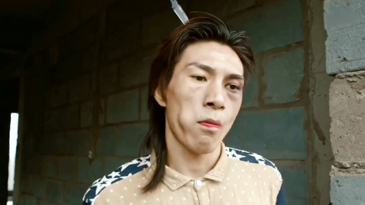 毛骗包哥头上插把刀咱也要排队都是文明人