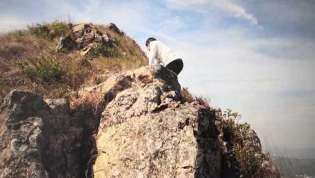 广西钦州钦北区的岳山岭,我们成功登上山顶了,一览众山小,风景优美