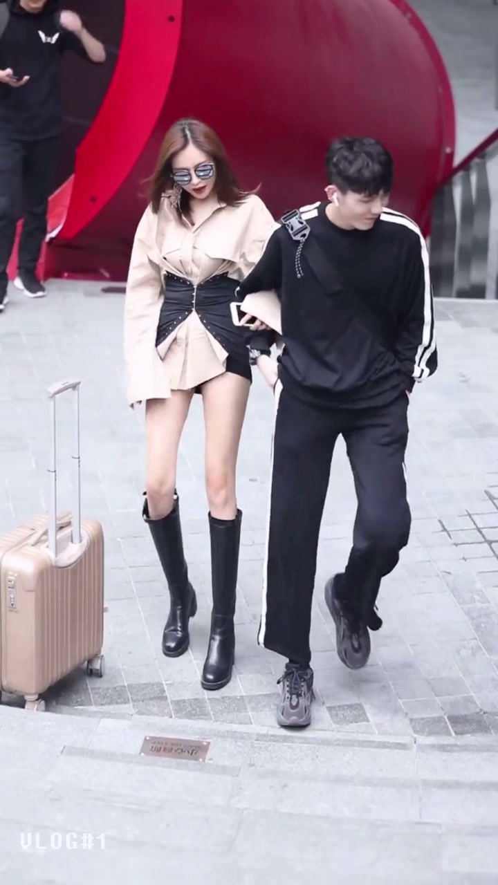 同样是处对象,两个小姐姐待遇不同差距好大呀