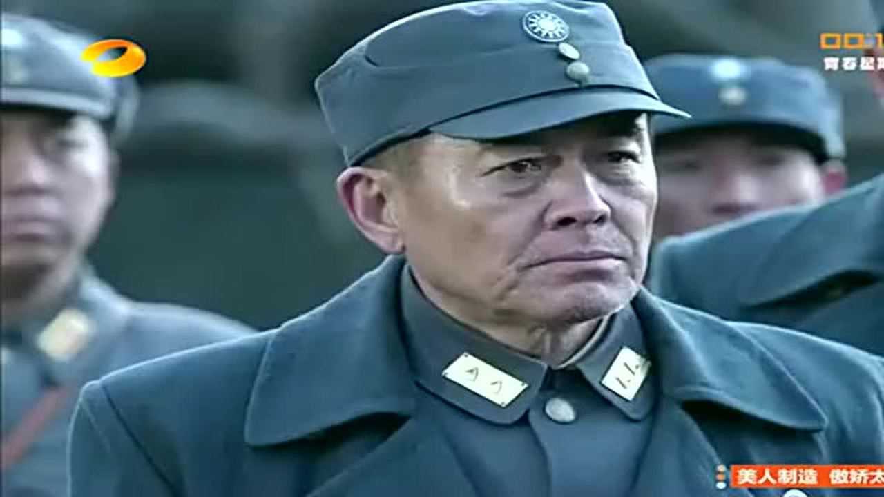 国军军长阵前浑身浴血,奋勇杀敌,热血沸腾,好样的