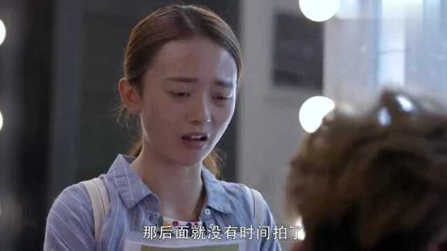 帅哥拍照衣服尺寸却不合适,问助理也不知道,帅哥很无奈