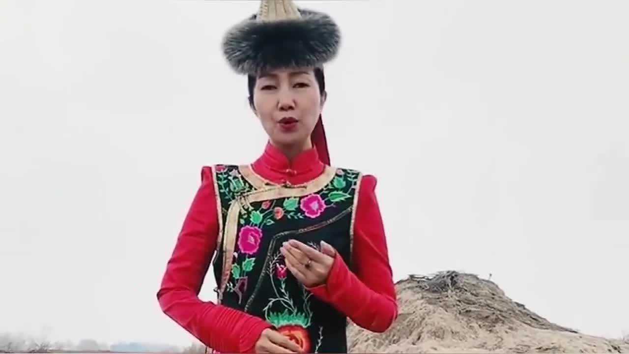 女歌手唱首妈妈的羊皮袄十分感人太好听了