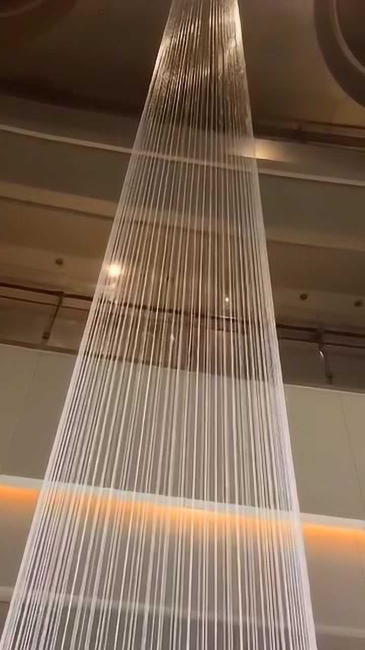 这就是传说中的拉线水帘吗从上到下格格不入啊