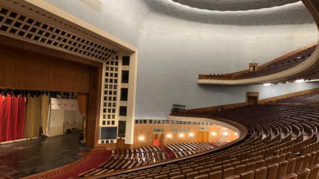 人民大会堂万人大礼堂一万个座位没有一根柱子太霸气了