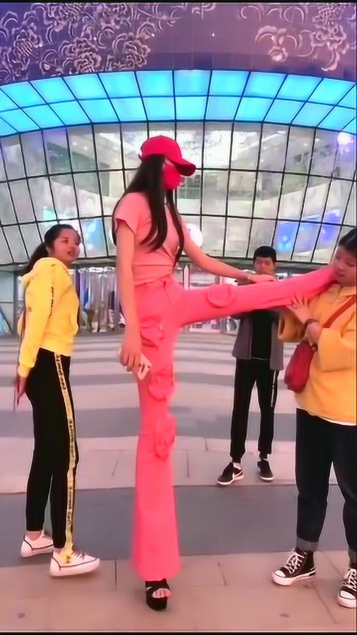 两米女巨人,男生谁能比?