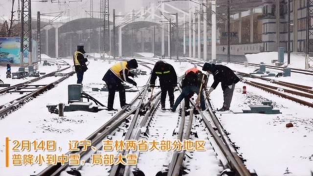 沈铁浴“雪”奋战保畅通