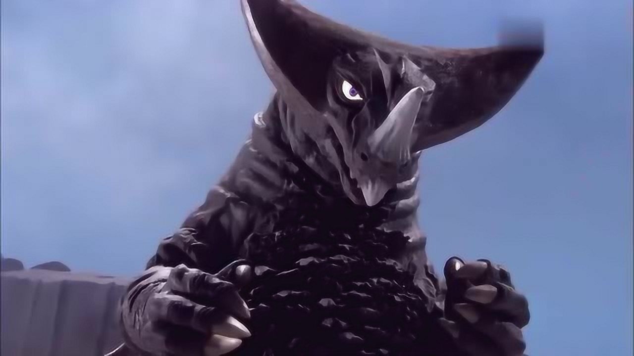 拥有一只哥莫拉真是太好了可以随时召唤保护自己