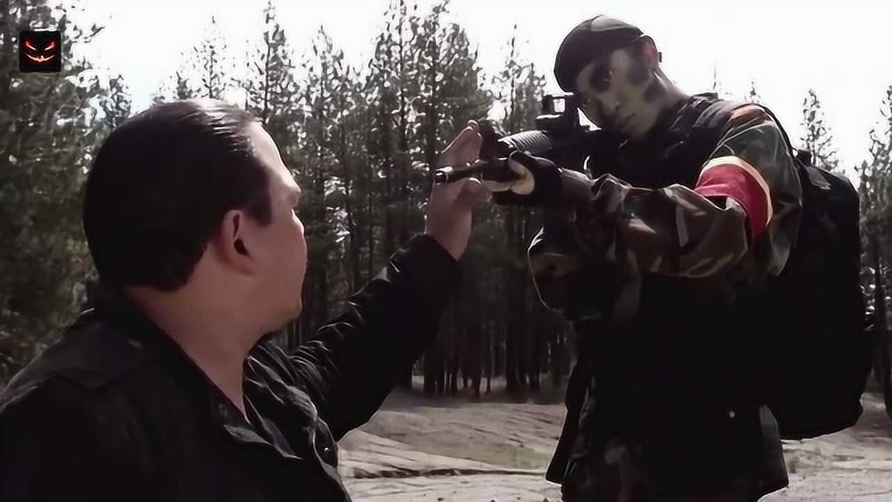 僵尸国度中方部队终于登场众人想反抗结果连枪都挪不动