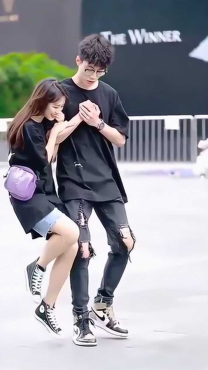 你的男朋友能单手举起你吗