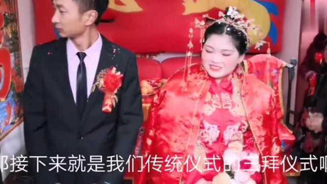 山东泰山农村结婚 传统拜天地 主持人妙语连连 全村人来凑热闹