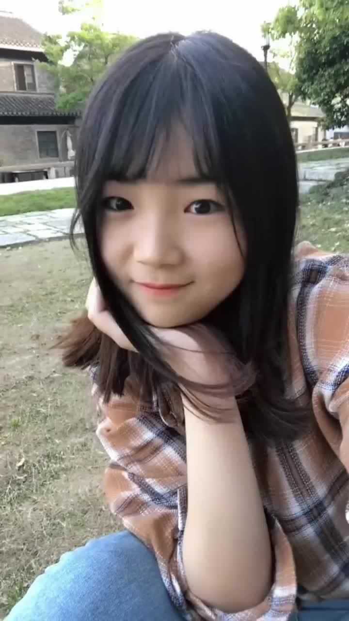 谁说中专女朋友不靠谱的肤白貌美大长腿我有福了