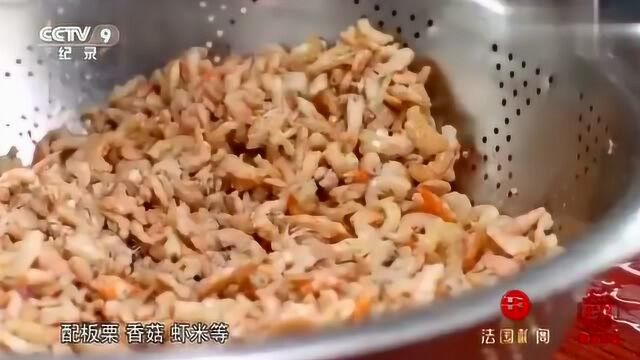 筷子插在肉里倒下自然就将肉分开,这才是同安封肉的正确吃法啊