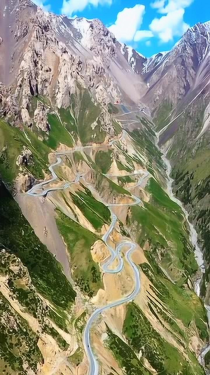 航拍独库公路景色太美了
