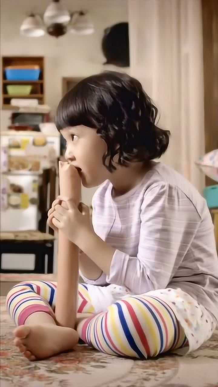 请回答1988被珍珠影响的善宇哼的歌都是珍珠看的动画片