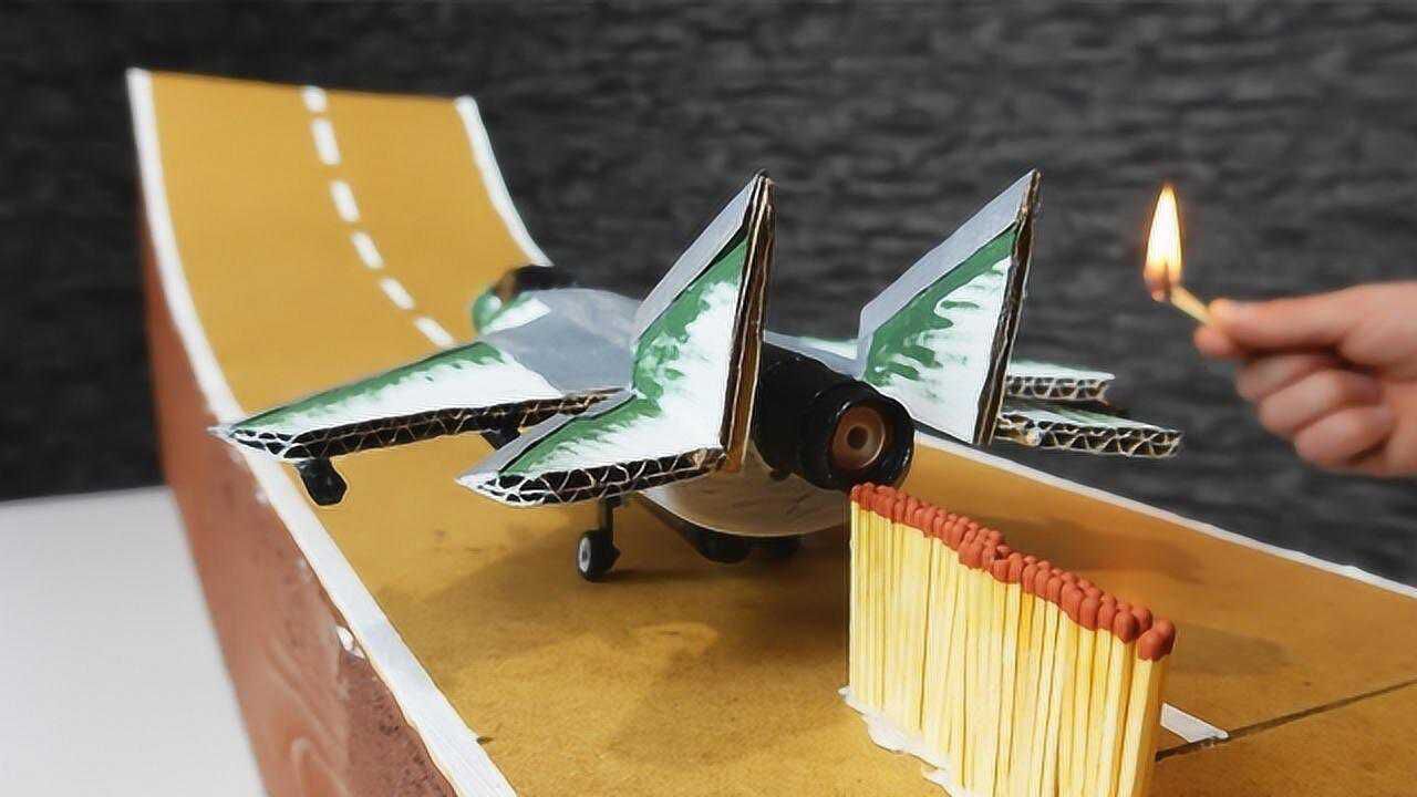 牛人用火柴制作"飞机",起飞的那一刻,场面太震撼了!
