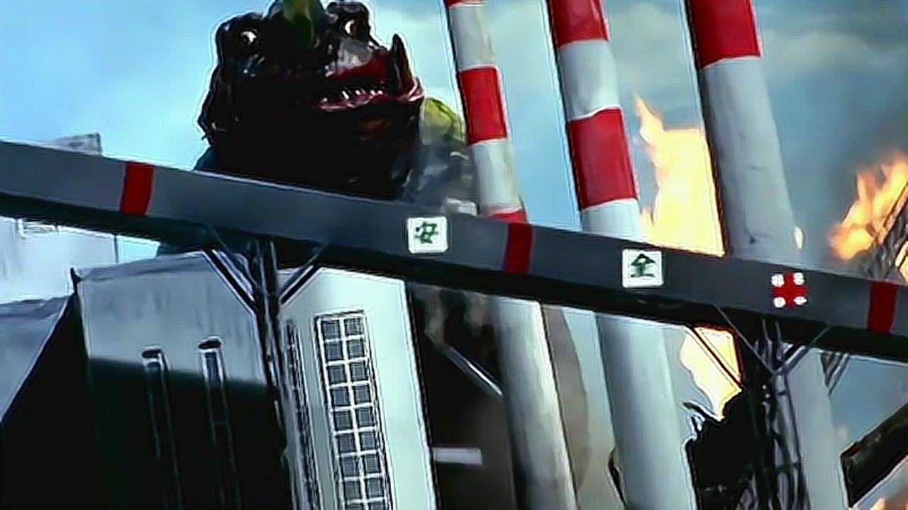 初代奥特曼透明怪兽内隆嘎破坏工厂场面太真实了