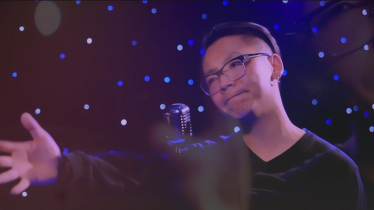 小伙儿改编翻唱《奔跑》这首歌充满正能量