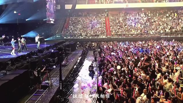 周杰伦演唱会现场版的蒲公英的约定好听到不行