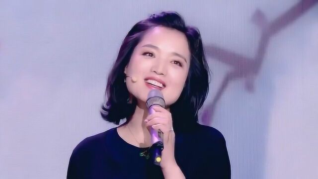 白雪现场演唱《思念》经典歌曲,回味无穷