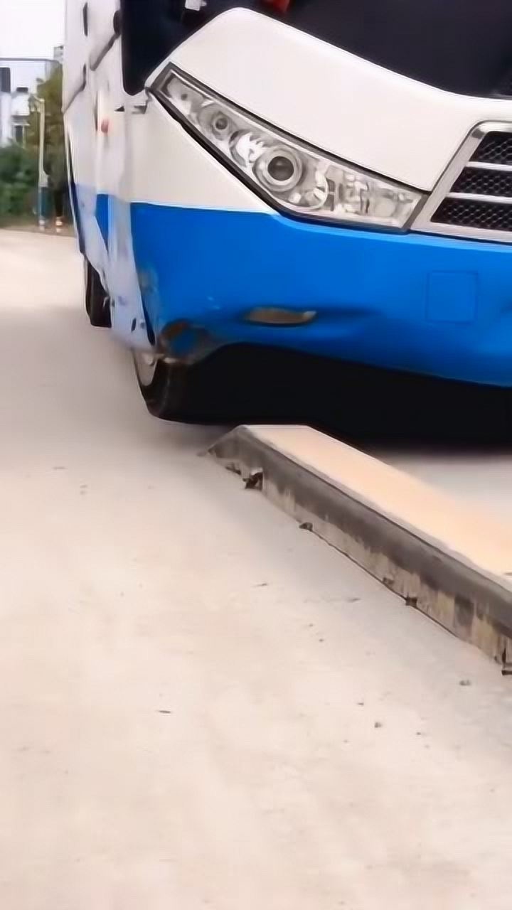 女司机增驾a1驾证这单边桥过的就是好完全是一点都不沾啊