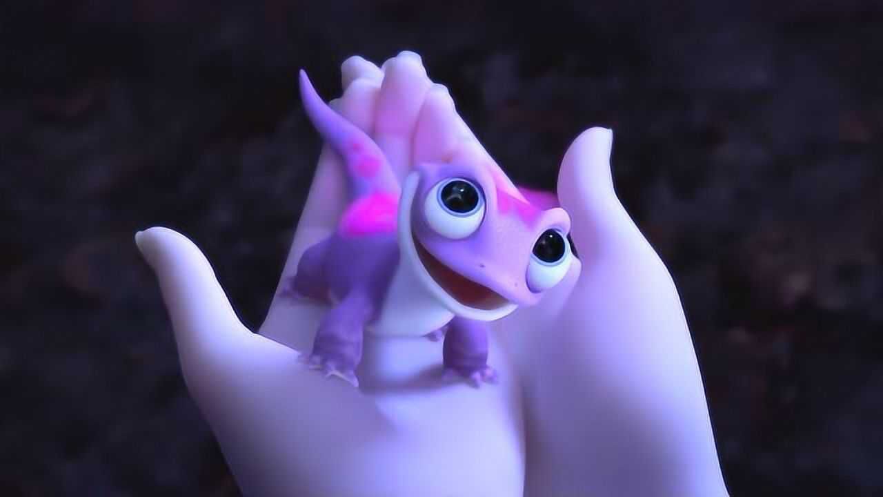 冰雪奇缘艾莎收服火精灵小别致挺可爱