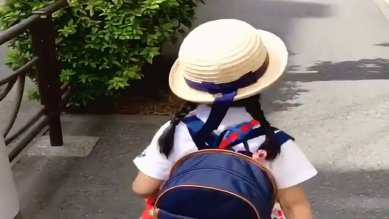 日本小学生上学,都是一个人,太懂事了_腾讯视频