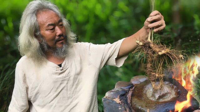 挖野生玉竹烤牛肉,农村老头一个人吃,看馋旁边的狗子