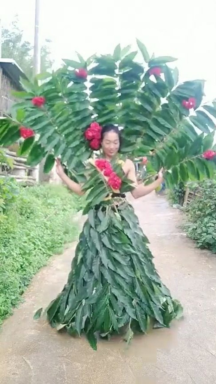 树叶做成裙子,真有创意