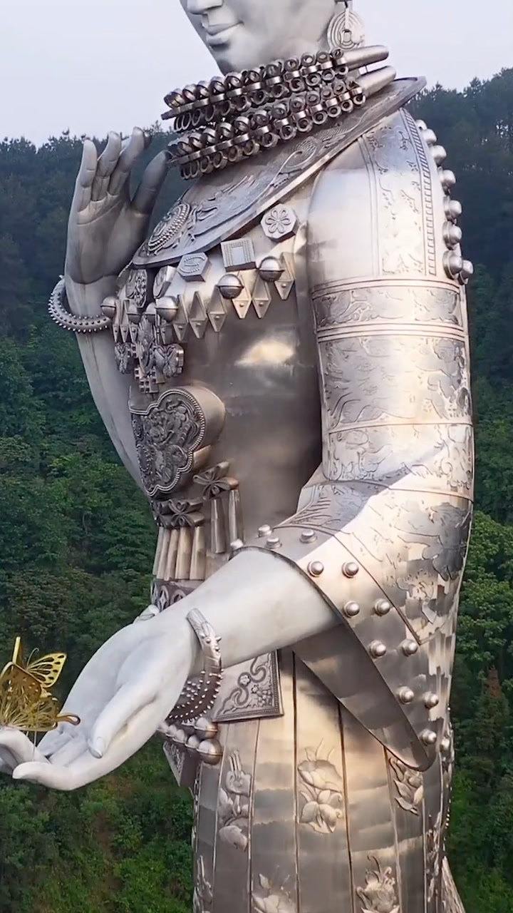 全世界最大的苗族女神仰阿莎