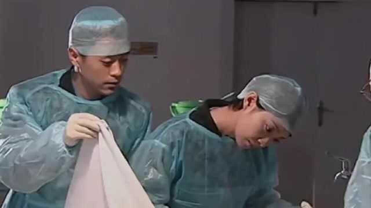 女法医女法医尸检发现死者的内脏被生生拽出来太残忍了