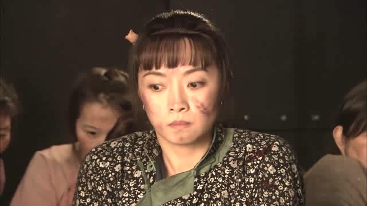 飞虎队芳林嫂伪装成花姑娘看到鬼子靠近居然还假装柔弱