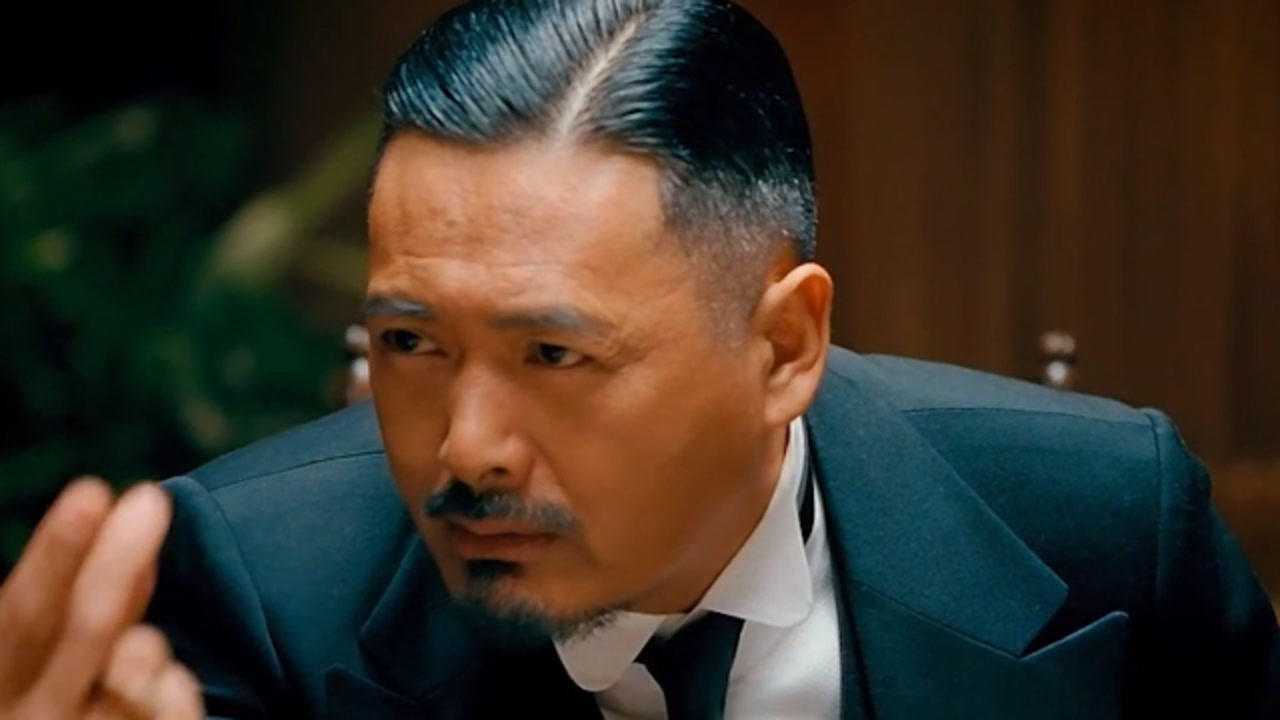 黄老爷看出师爷就是装糊涂的高手,一语点破师爷,师爷看人真准