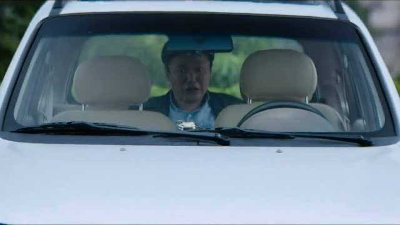 情圣肖央真厉害用脚也能开车