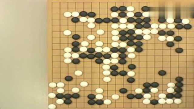 围棋复盘:古力不愧是棋圣聂卫平的弟子,神之一挖立马逆转对手!