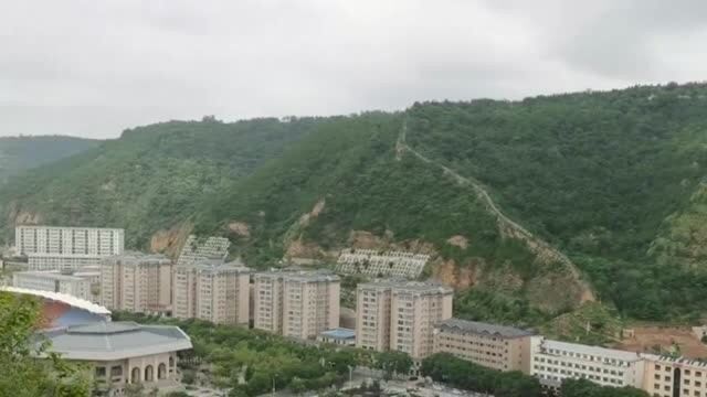 爬延安宝塔山,整个延安城风景尽收眼底,为延安伟大的建设者点赞