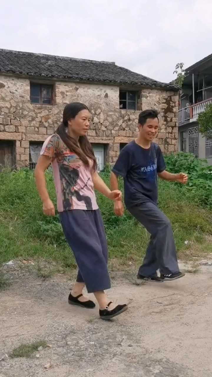 小英夫妻曳步舞:温州一家人