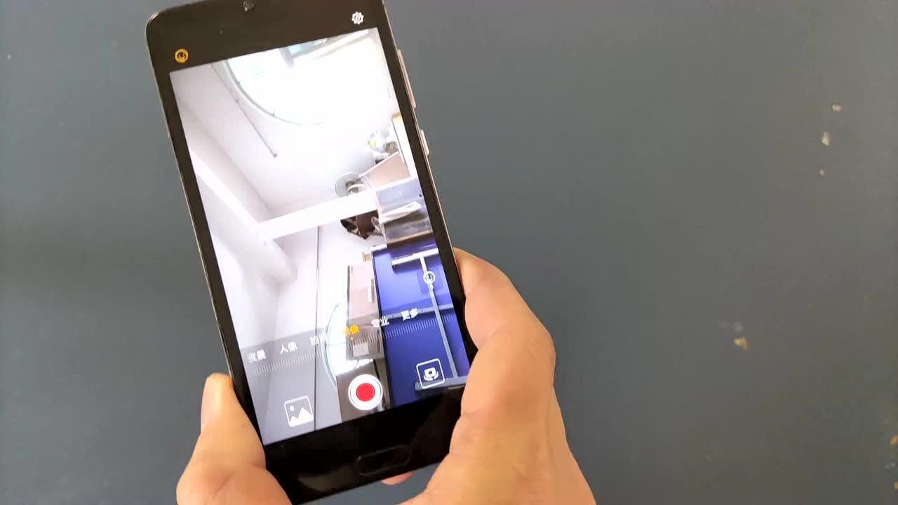 这样拍摄更精彩手机摄像头改装顶部支持锁屏黑屏录像