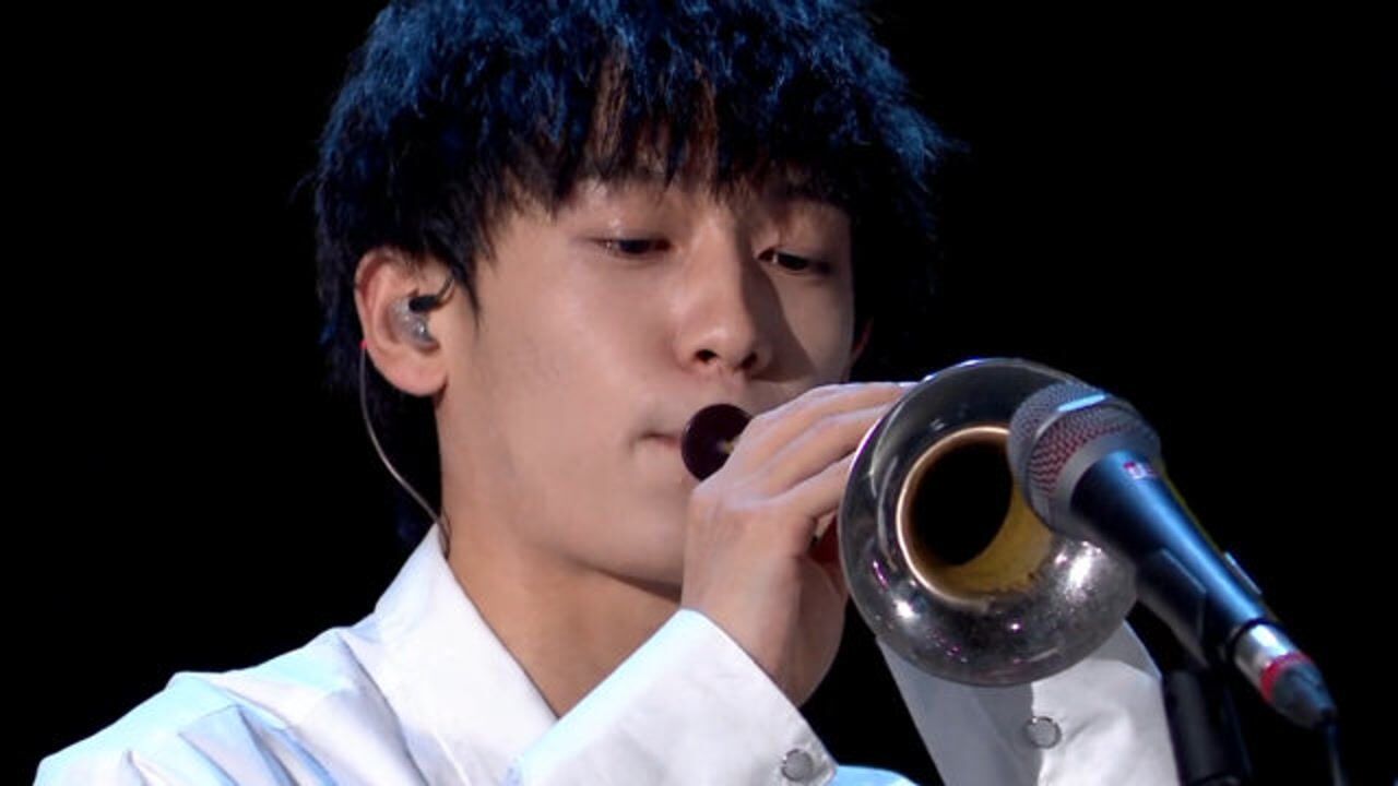 明日之子闫永强花式吹唢呐燃炸演绎歌曲真是国乐之光啊