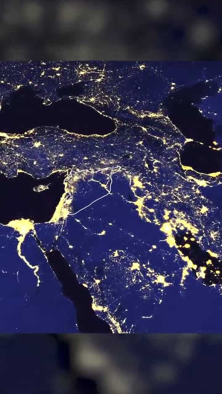 这是叙利亚的卫星夜景影像图可以直观地看到4年战乱给叙利亚带来了