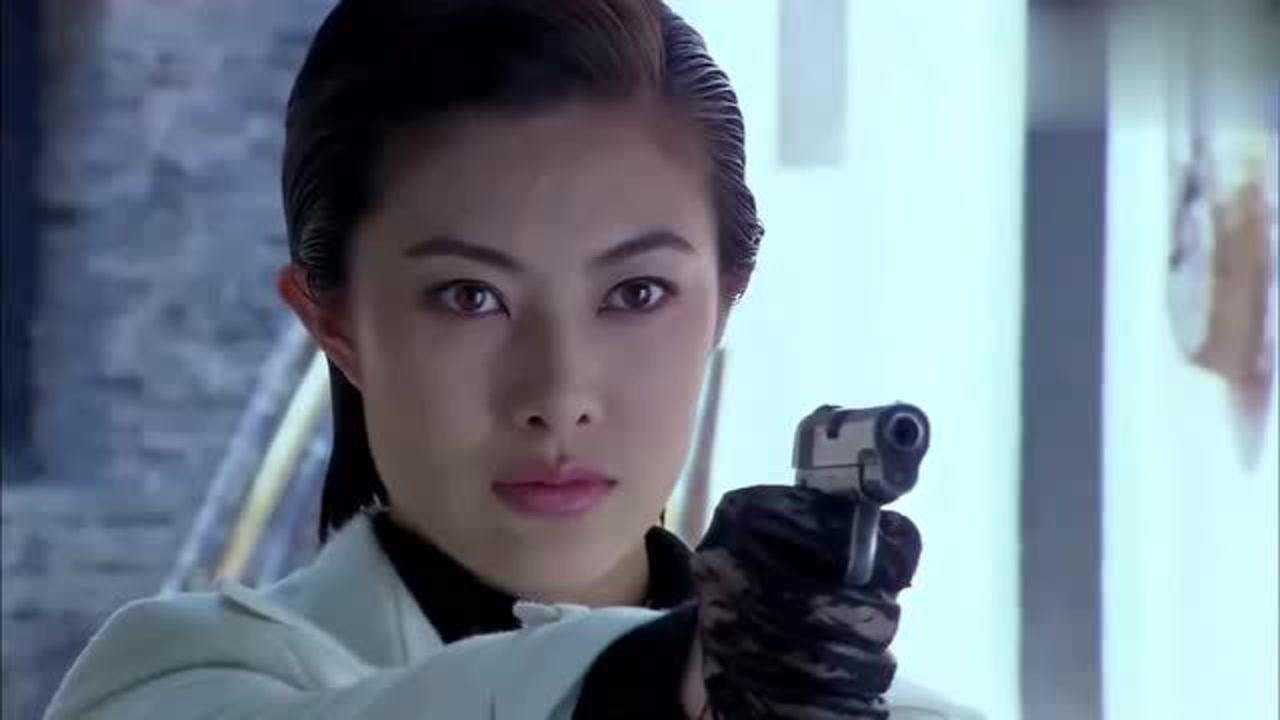 喋血孤岛女战士子弹用光与女鬼子面对面激战成功躲过子弹