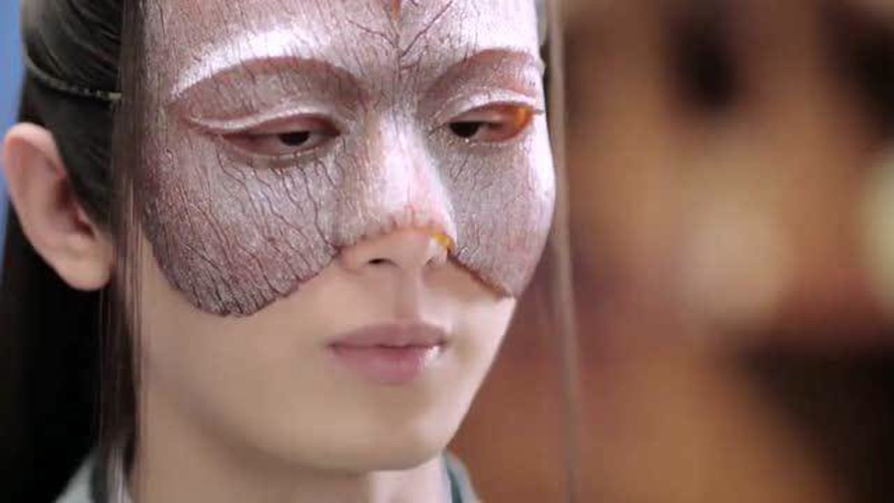 司凤遭受情人咒面具之苦柳意欢告知有解咒办法两情相悦可解情人咒